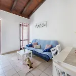 Casa de Férias 2 Bedroom Amazing In Cervar Porat *