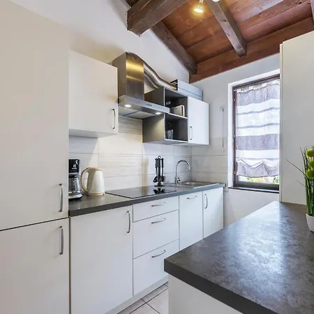 Lovely In Cervar Porat With Wifi