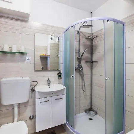 2 Bedroom Amazing In Cervar Porat Nyaraló *