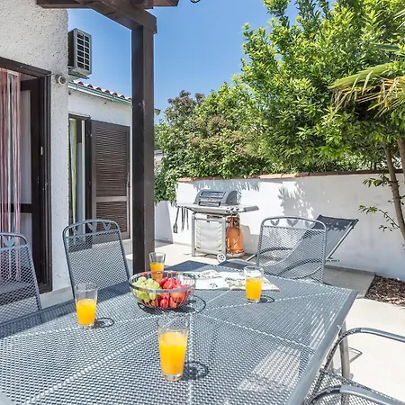 Holiday home Lovely In Cervar Porat With Wifi