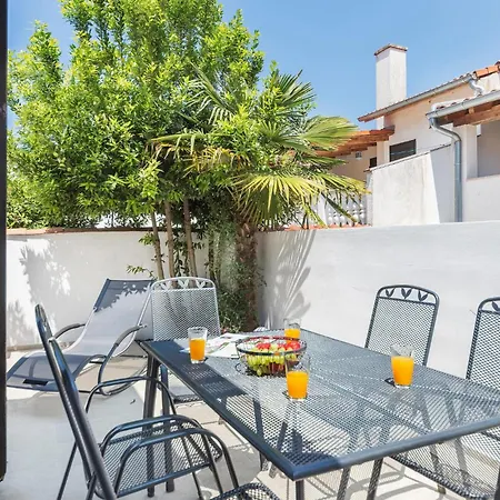 Lovely In Cervar Porat With Wifi Ferienhaus Poreč