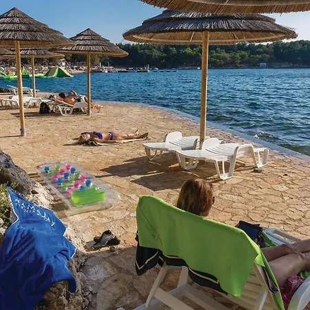 Lovely In Cervar Porat With Wifi * Poreč
