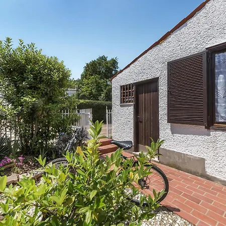 Holiday home Lovely In Cervar Porat With Wifi