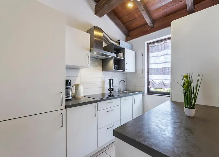 Lovely In Cervar Porat With Wifi