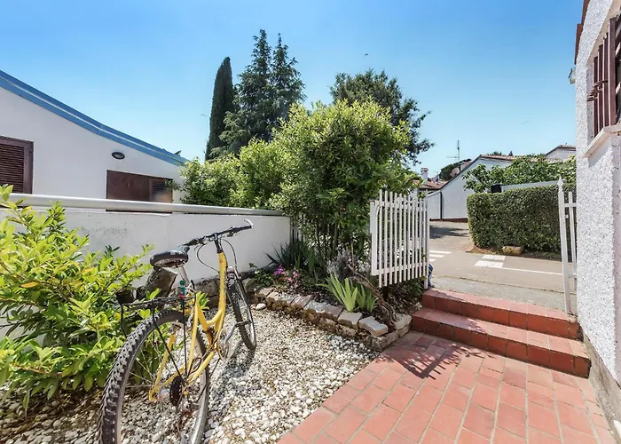 Dom wakacyjny Lovely In Cervar Porat With Wifi Poreč