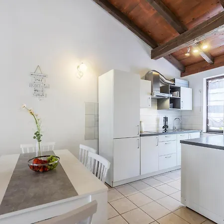 Lovely In Cervar Porat With Wifi