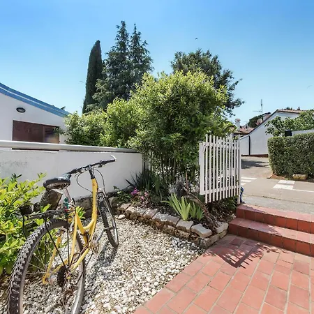 Будинок відпочинку Lovely In Cervar Porat With Wifi Пореч